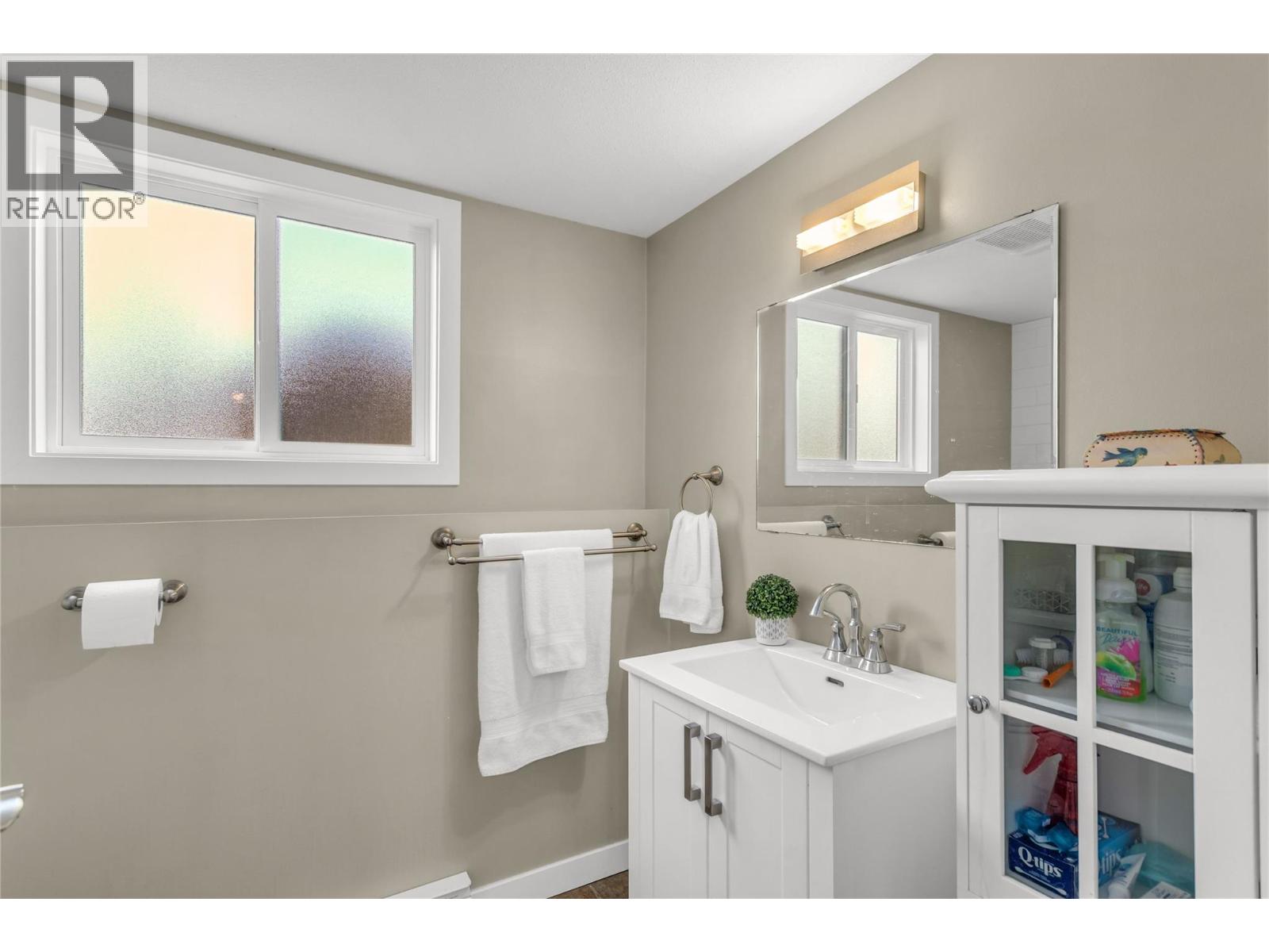 Lower level 3PCE bath with shower