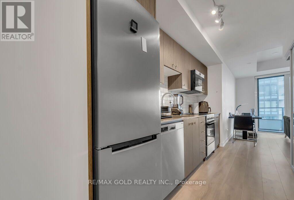 #1405 5 WELLINGTON STREET - 26