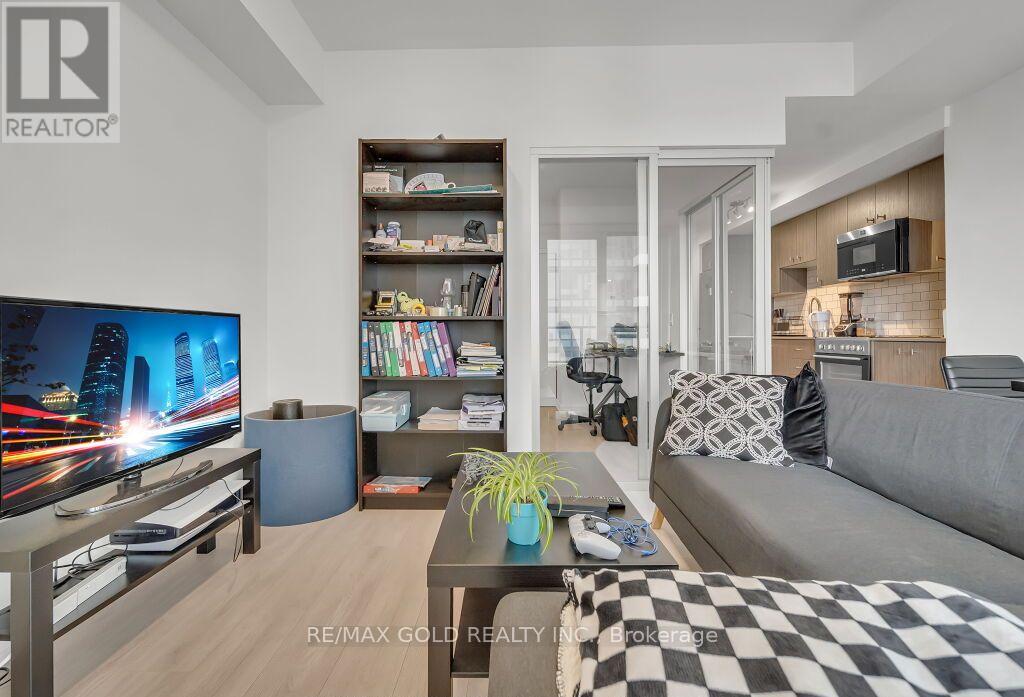 #1405 5 WELLINGTON STREET - 34
