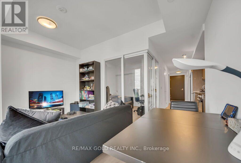 #1405 5 WELLINGTON STREET - 37