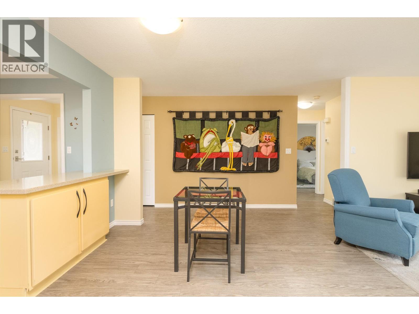 #11 151 8 AVENUE SW - 10