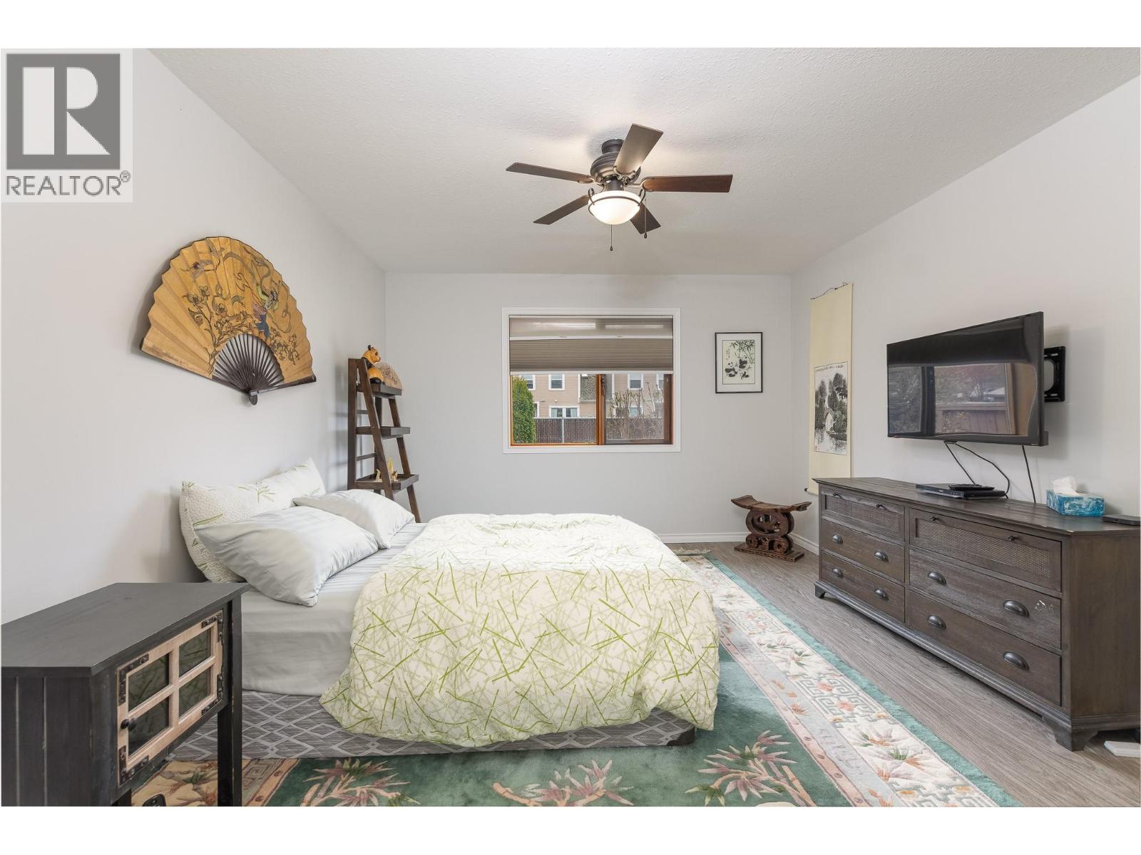 #11 151 8 AVENUE SW - 16