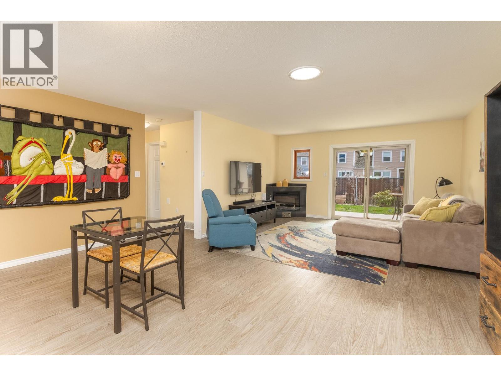 #11 151 8 AVENUE SW - 6