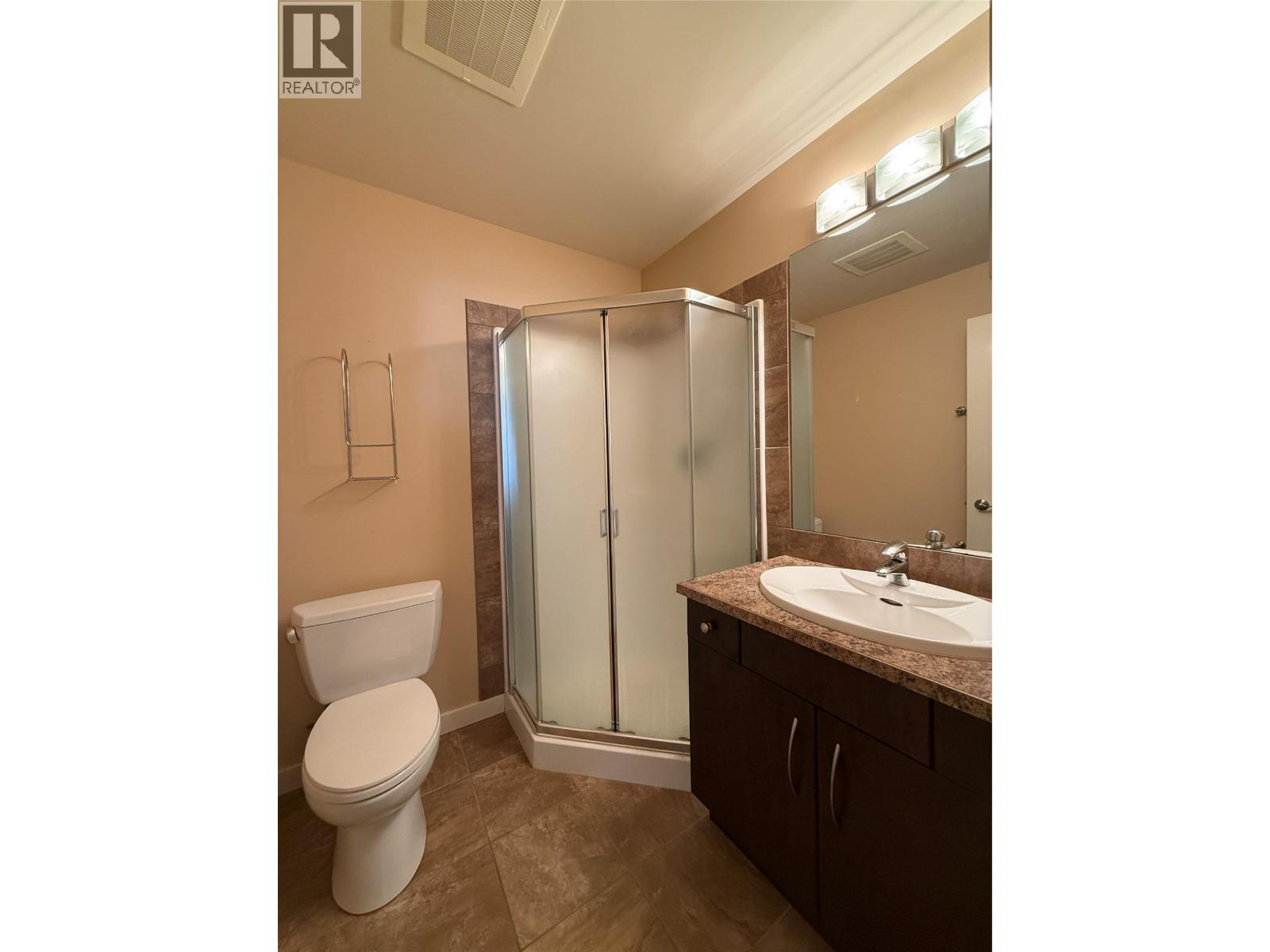 #302 909 RADIO AVENUE - 22