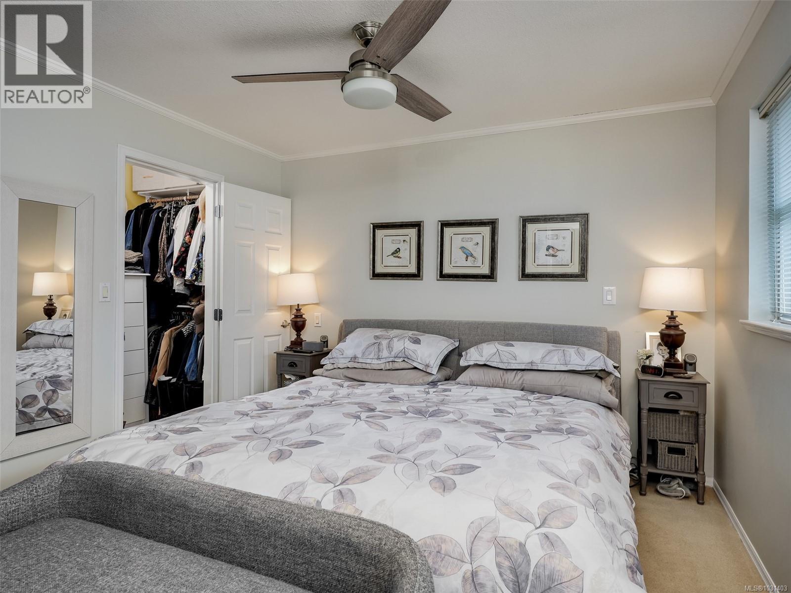  2560 Cadboro Bay Road, Oak Bay