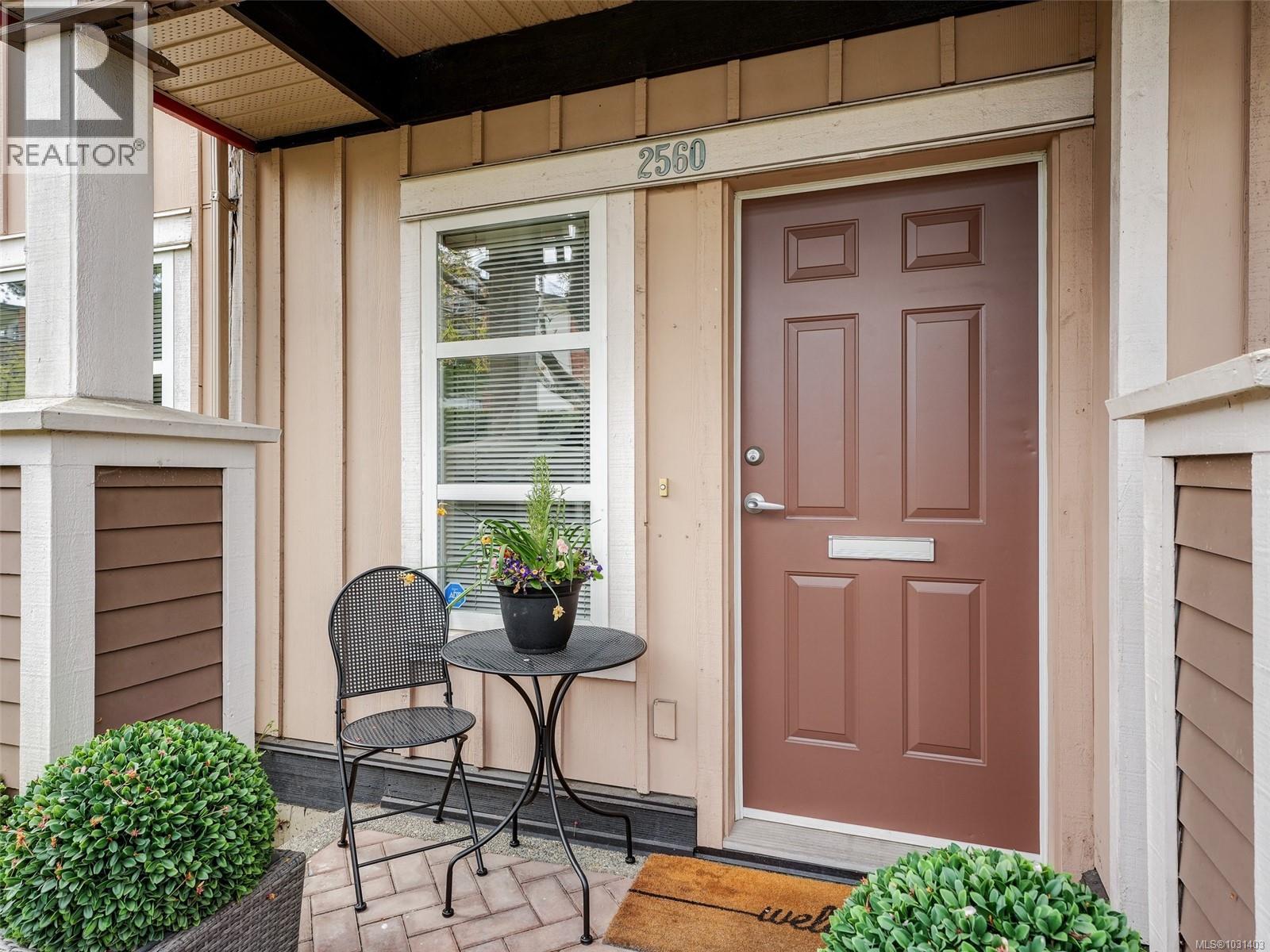  2560 Cadboro Bay Road, Oak Bay