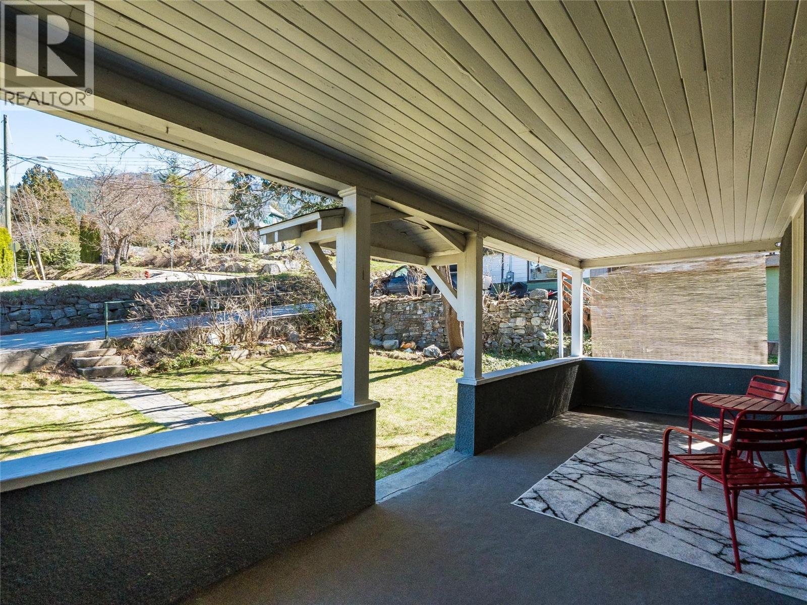 1320 FALLS STREET - 7