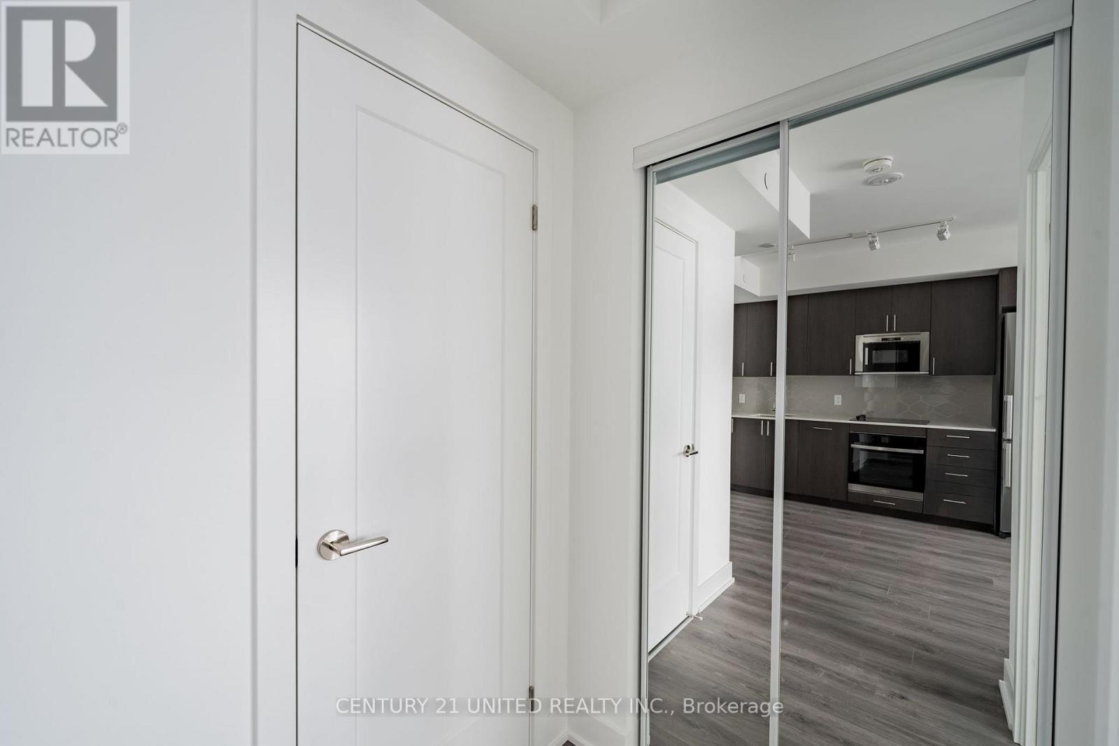 #1203 2545 SIMCOE STREET - 21
