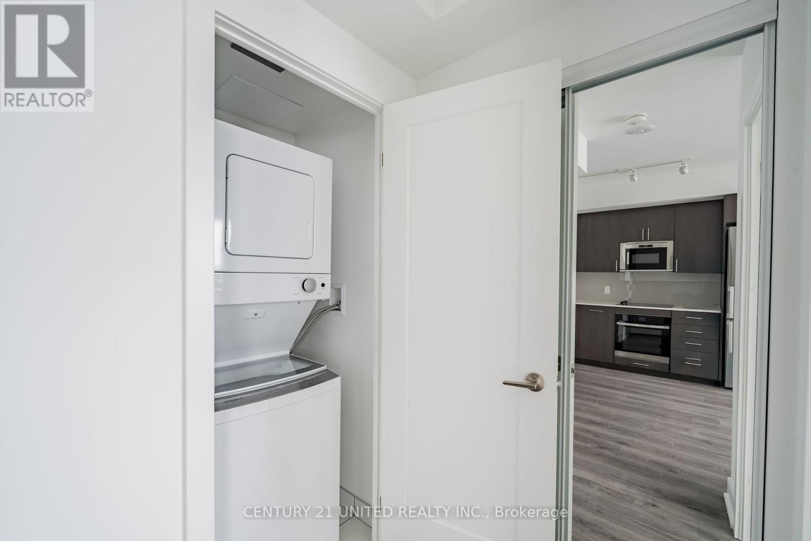 1203 - 2545 SIMCOE STREET — photo 22