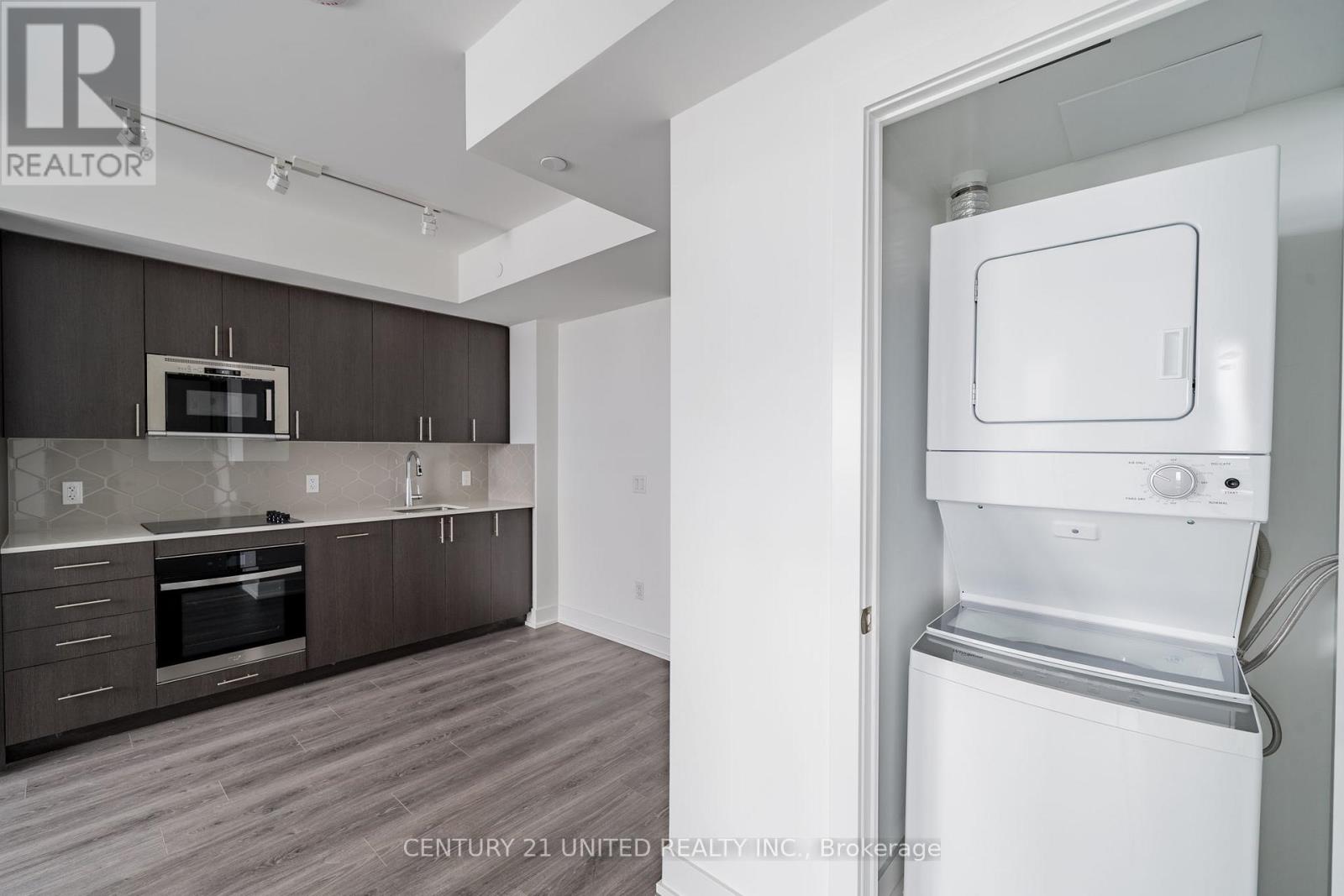 1203 - 2545 SIMCOE STREET — photo 23