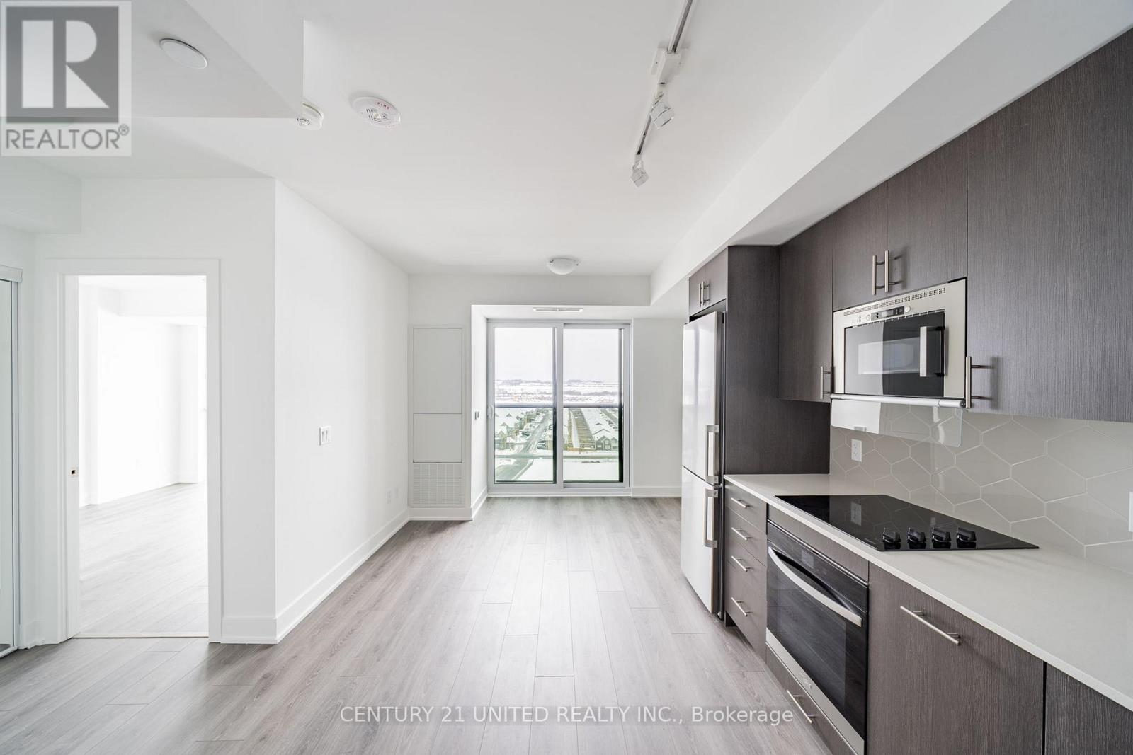 #1203 2545 SIMCOE STREET - 28