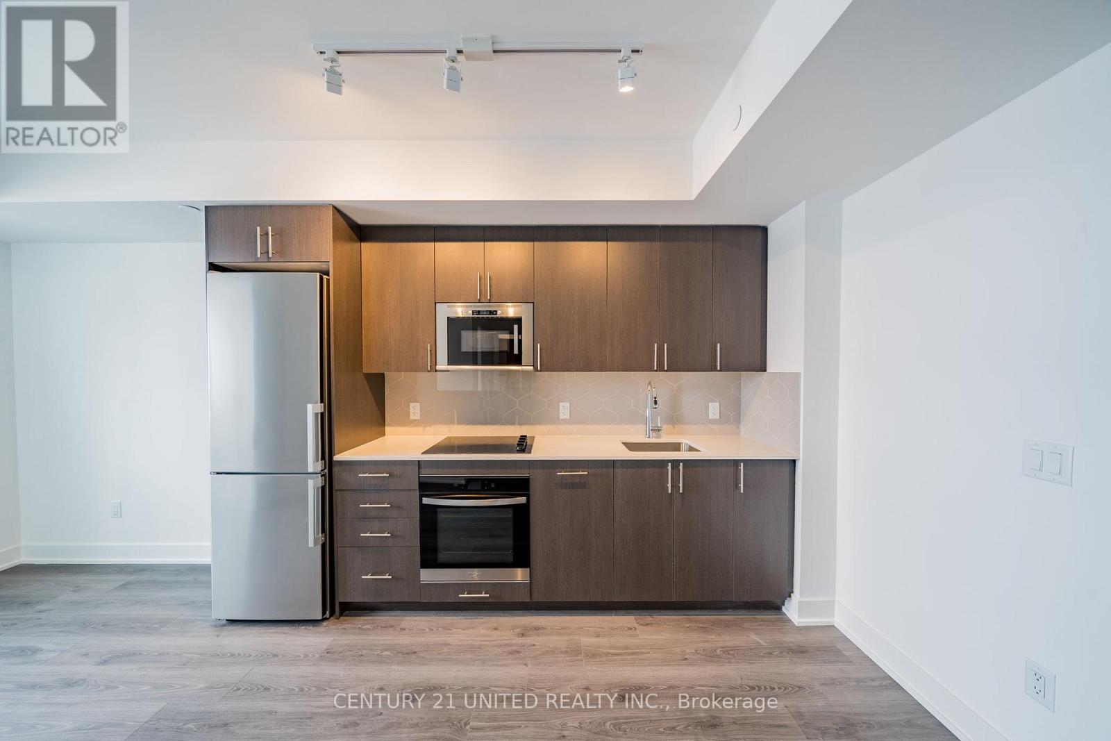 #1203 2545 SIMCOE STREET - 32