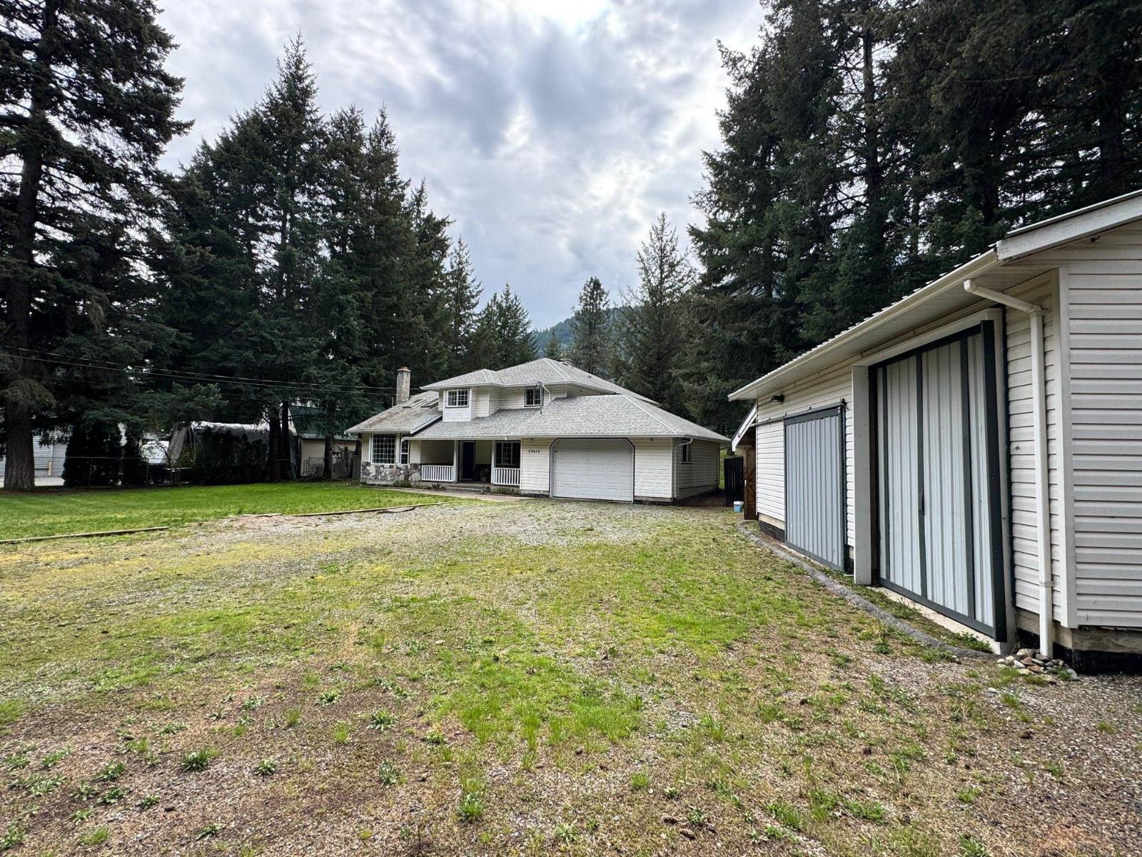 50615 SLANZI ROAD, Fraser Canyon — photo 3