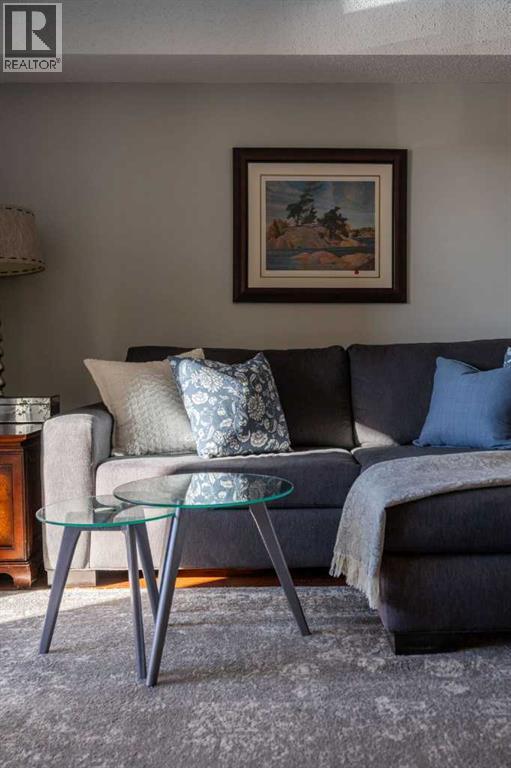 505 Railway Street West, Cochrane