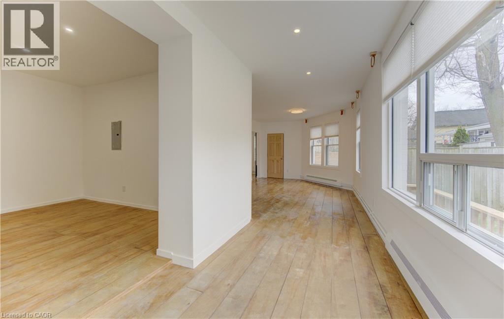 67 LOUISA Street - 13