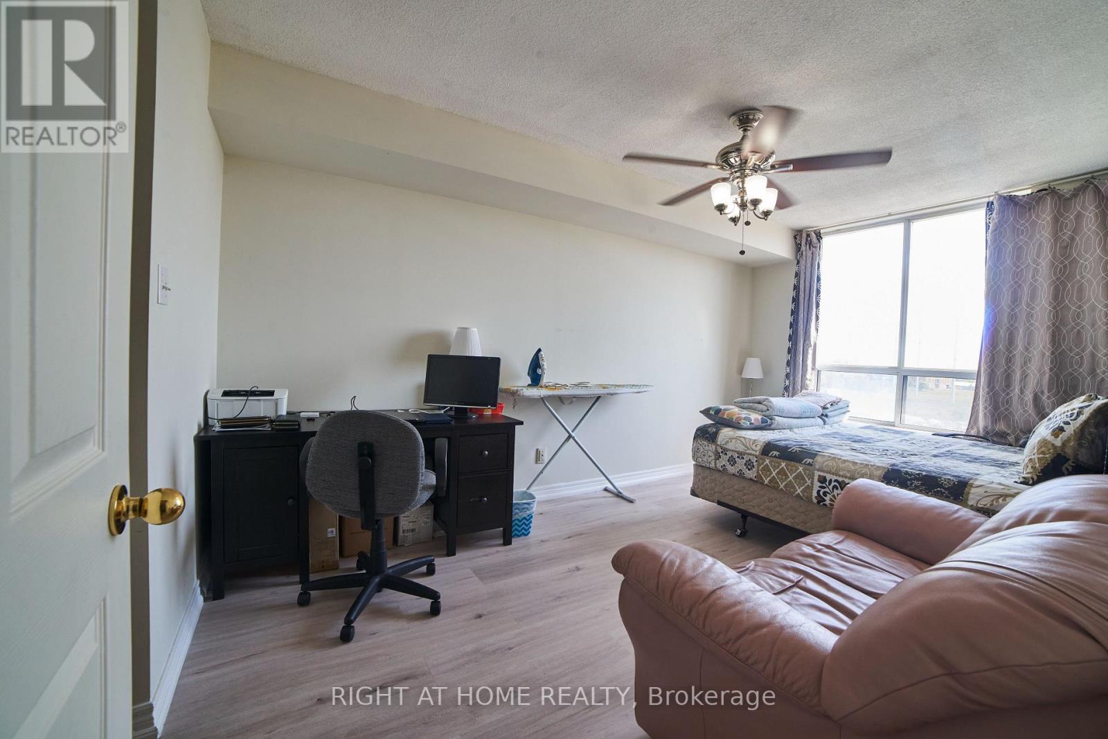 #609 1700 EGLINTON AVENUE E - 14