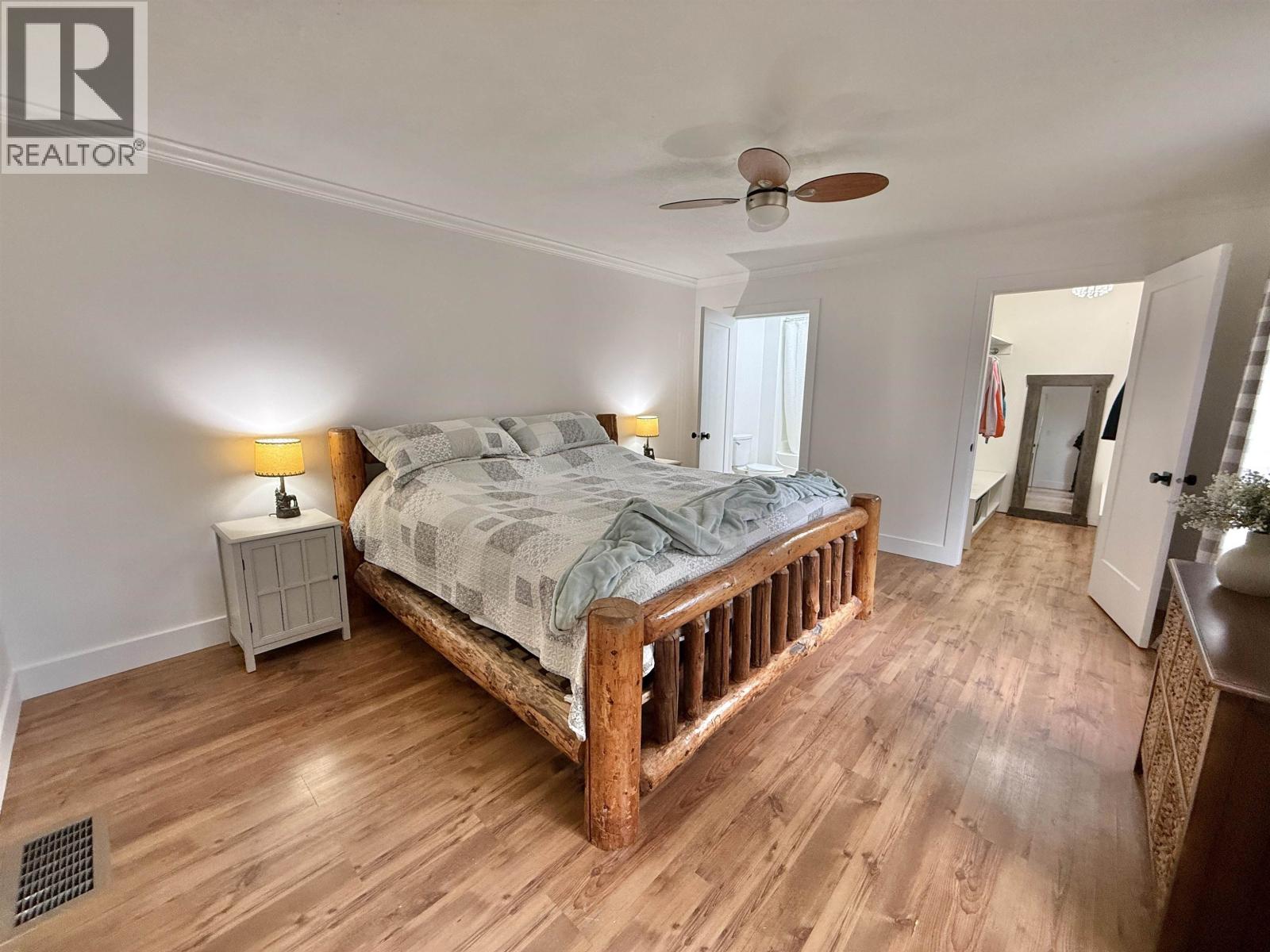 2852 PINNACLES ROAD - 19