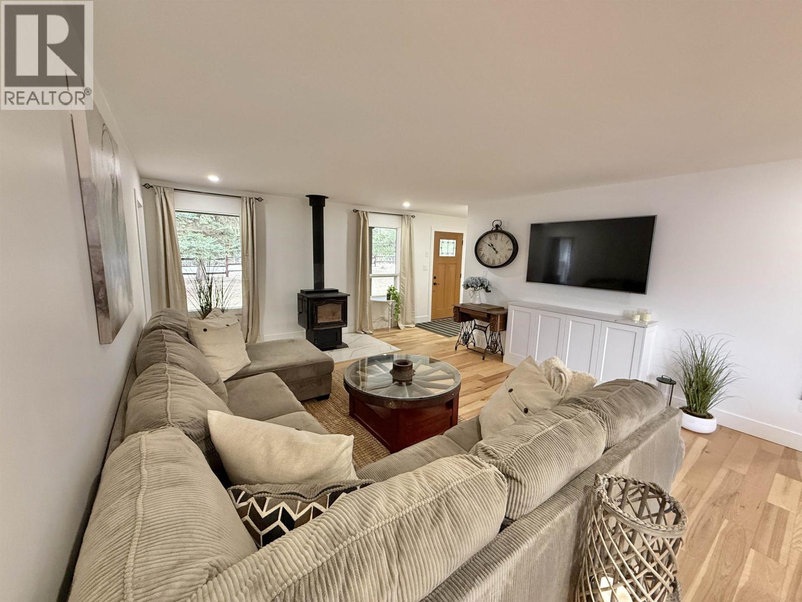 2852 PINNACLES ROAD - 16