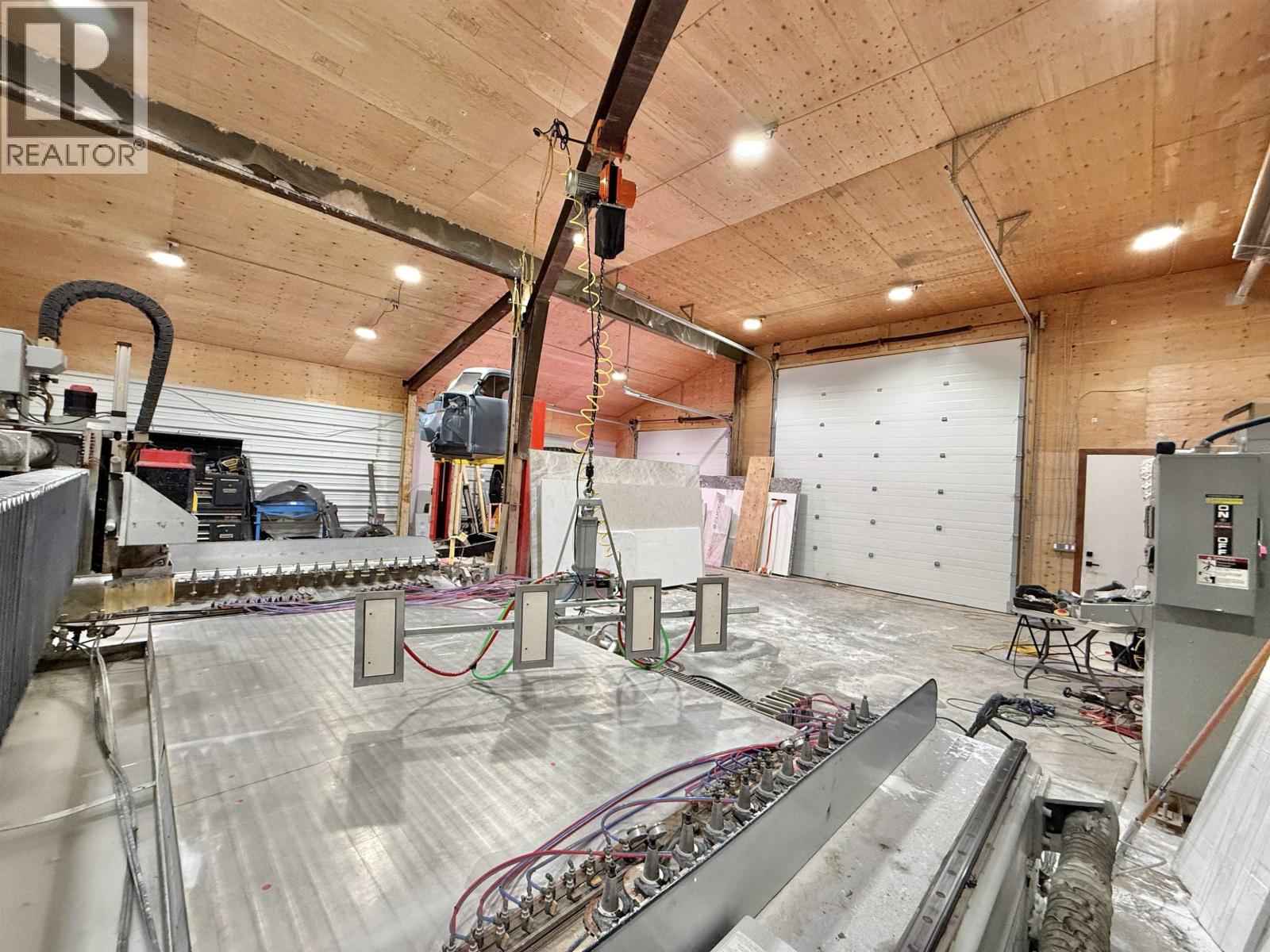 2852 PINNACLES ROAD - 28