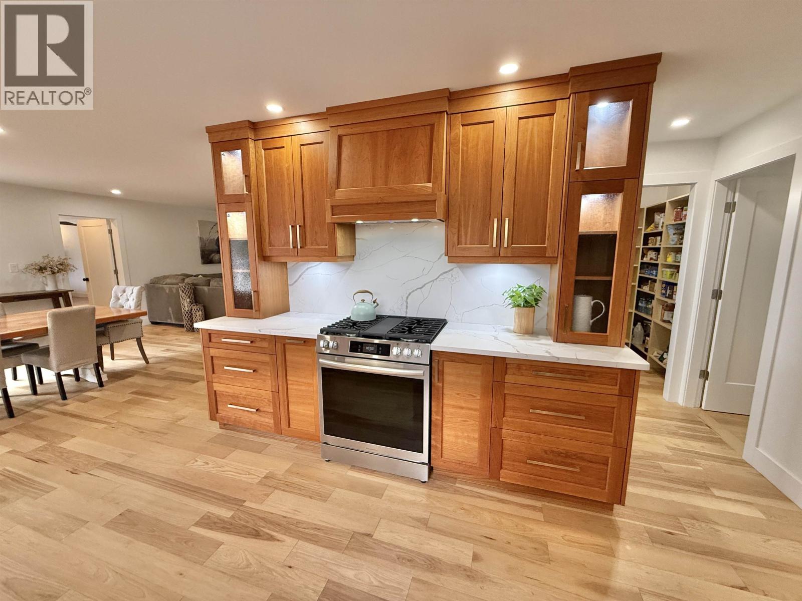 2852 PINNACLES ROAD - 8