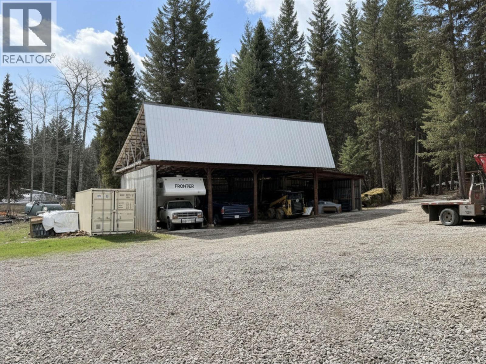 2852 PINNACLES ROAD - 36