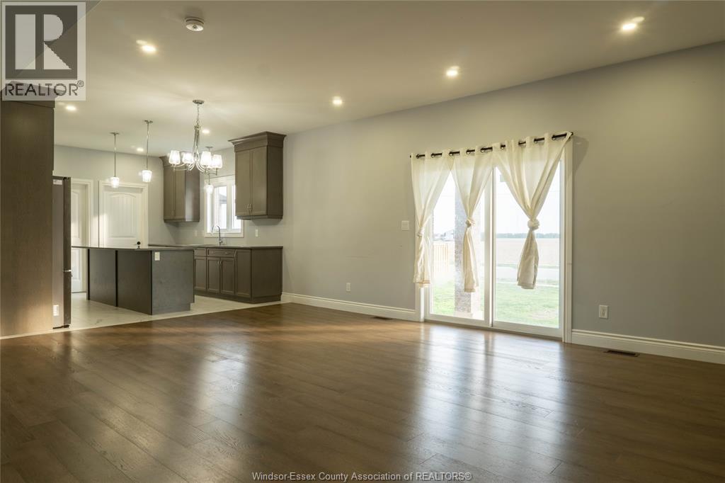 74 DUNDEE DRIVE - 7