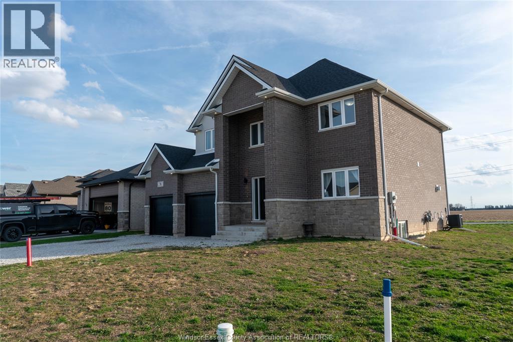 74 DUNDEE DRIVE - 3