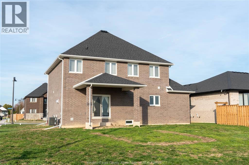 74 DUNDEE DRIVE - 4