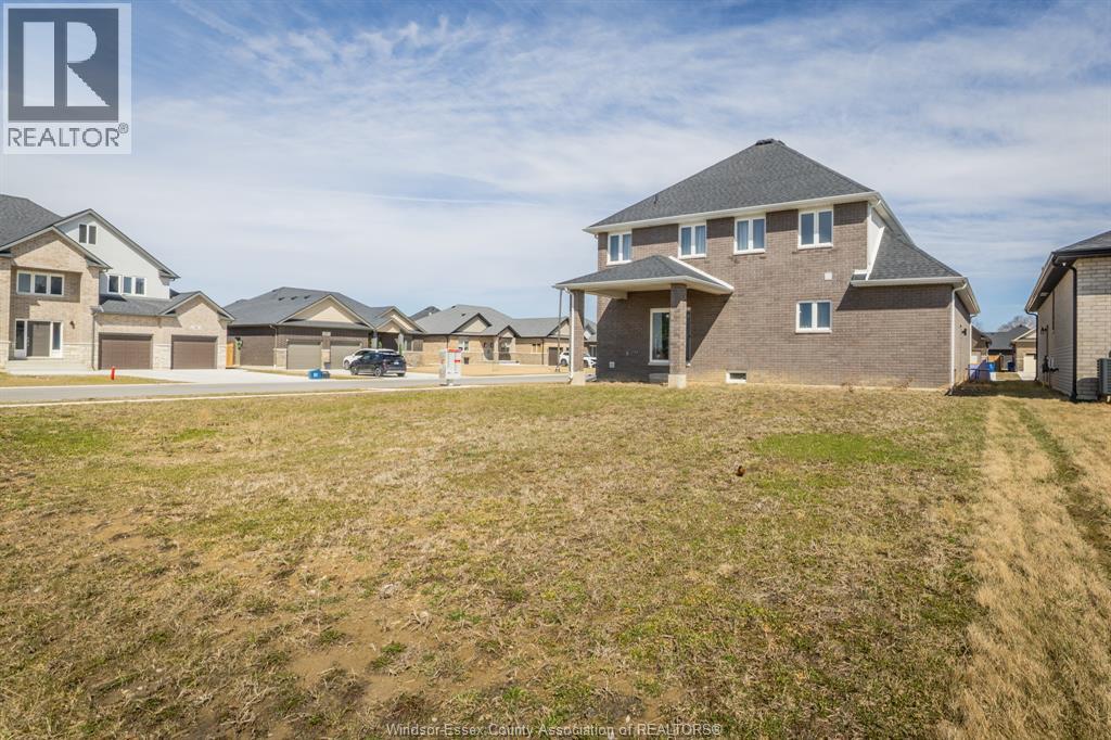 74 DUNDEE DRIVE - 35