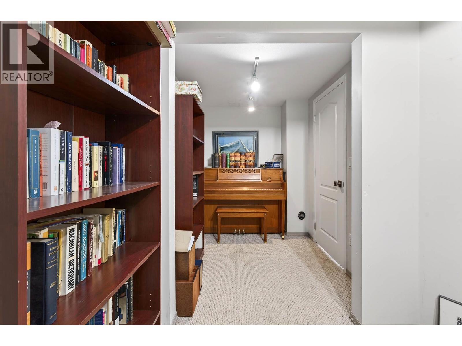 2349 DRUMMOND COURT - 32