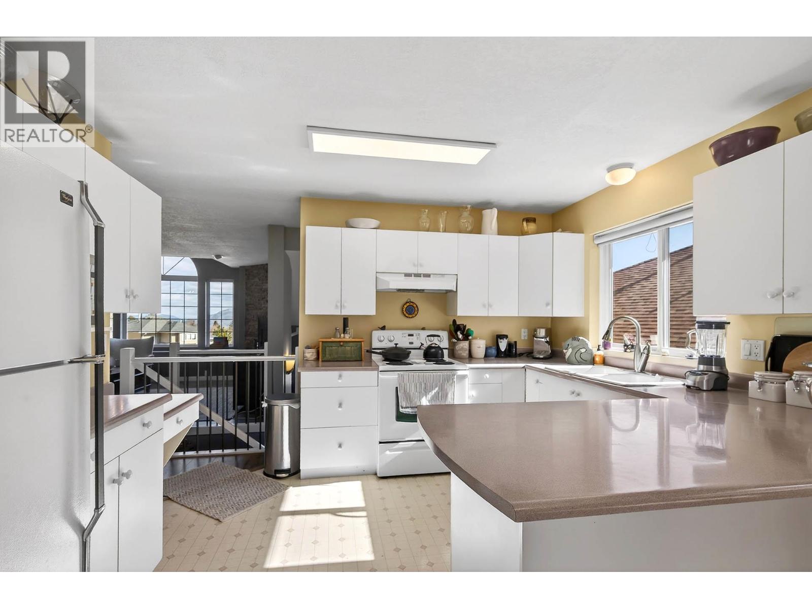 2349 DRUMMOND COURT - 9