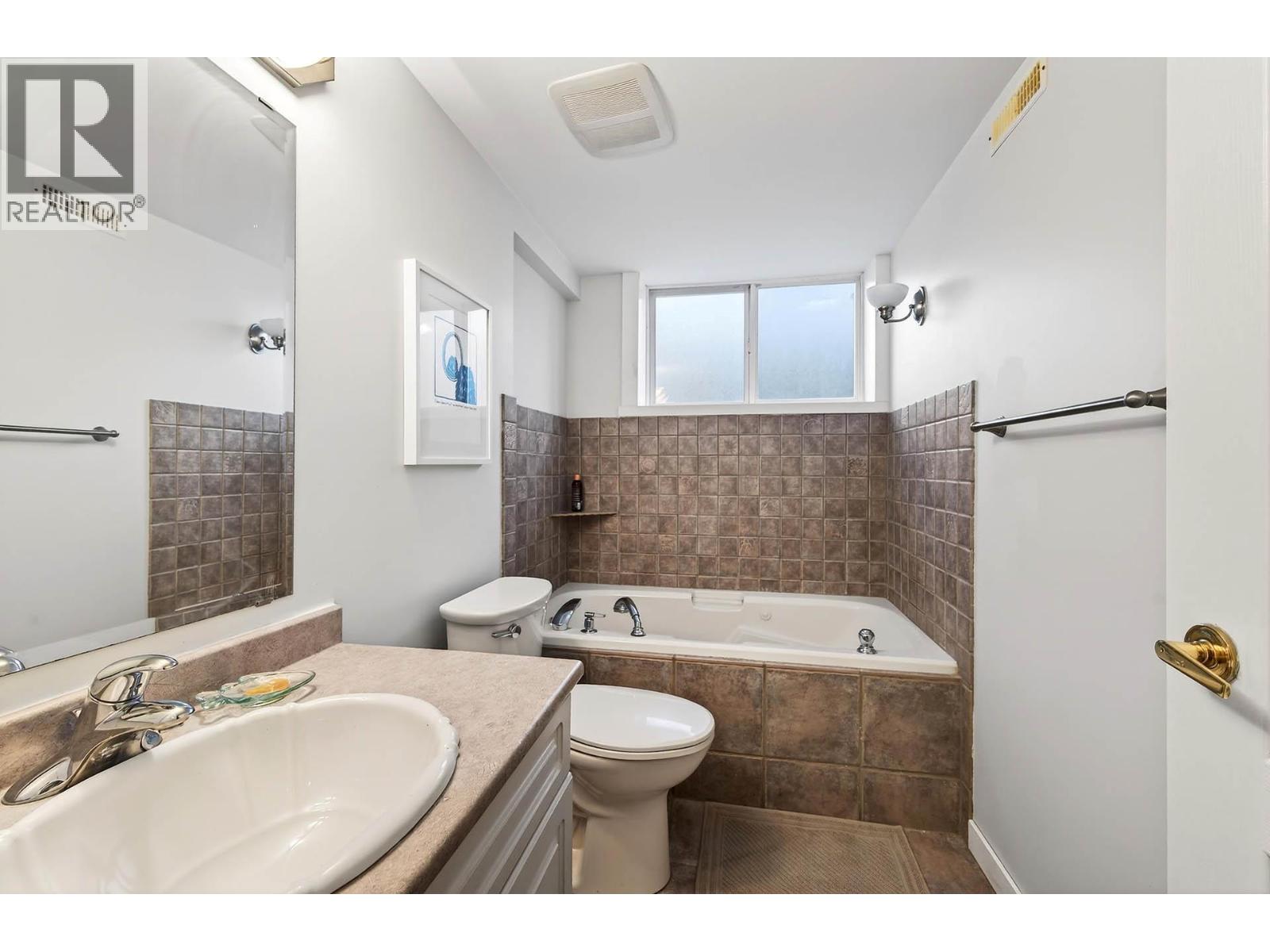 2349 DRUMMOND COURT - 33