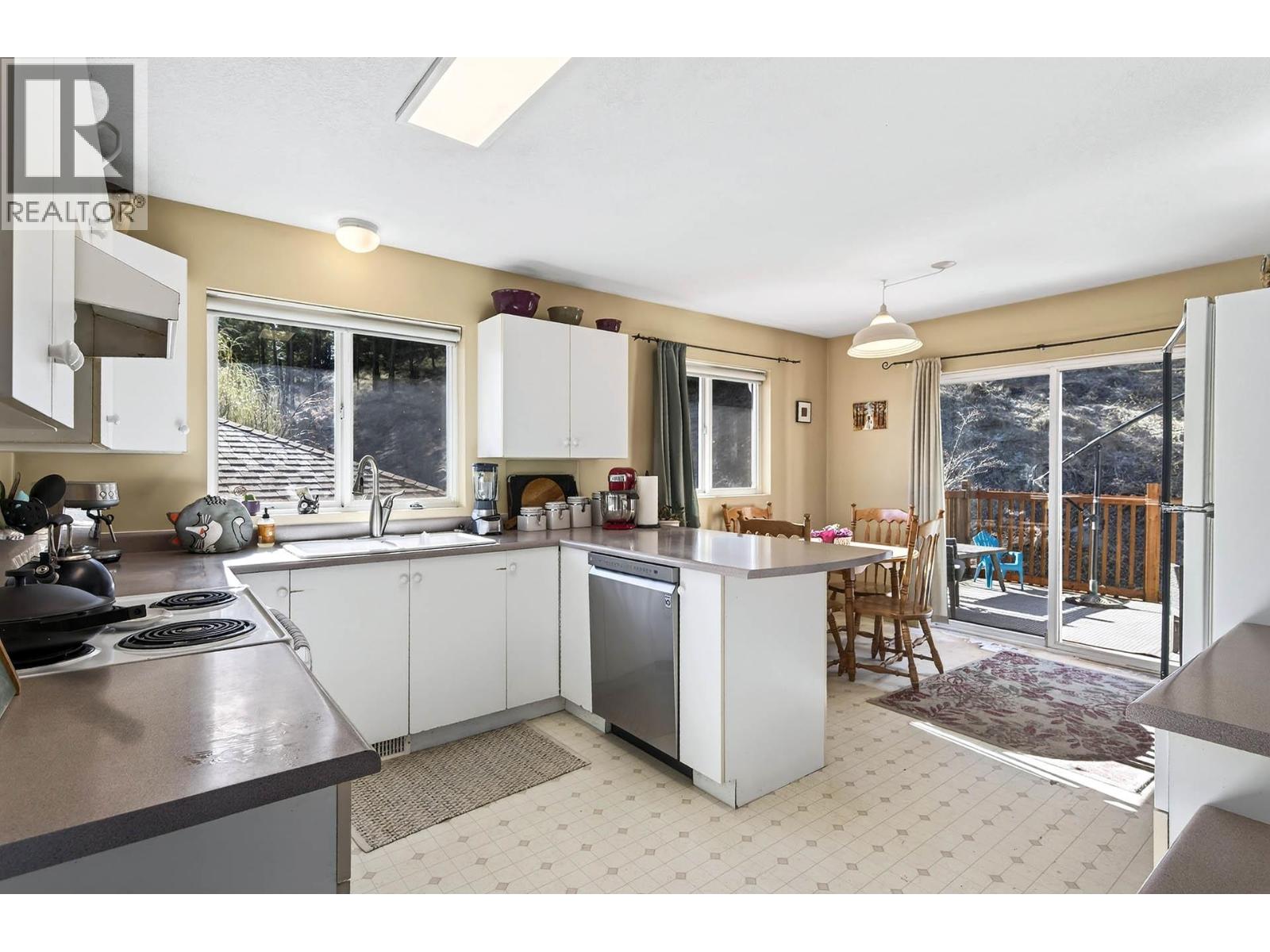 2349 DRUMMOND COURT - 7