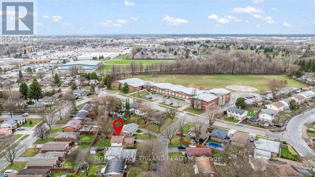 66 GARLAND CRESCENT Property Photo