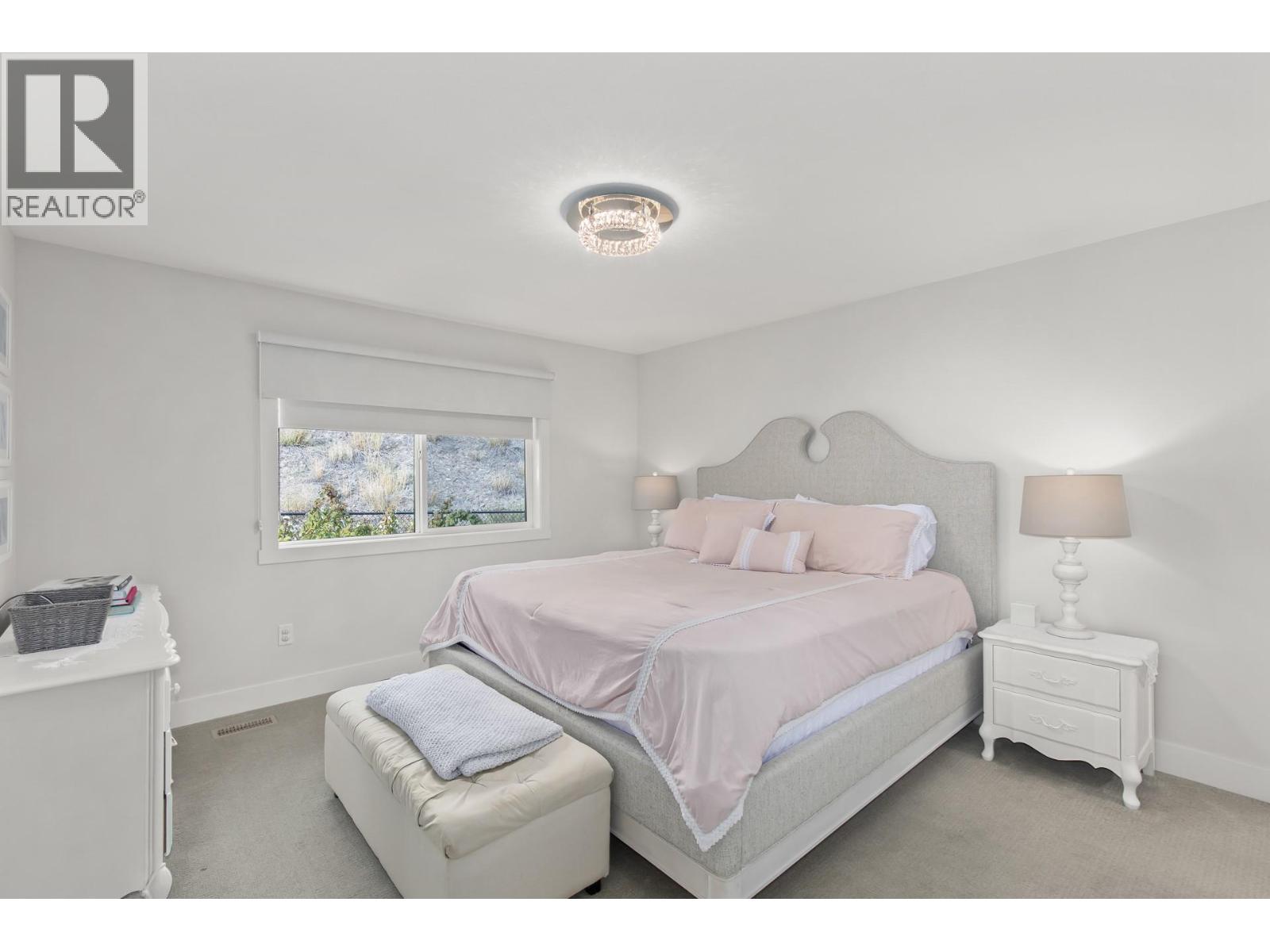  2612 Paramount Drive, West Kelowna