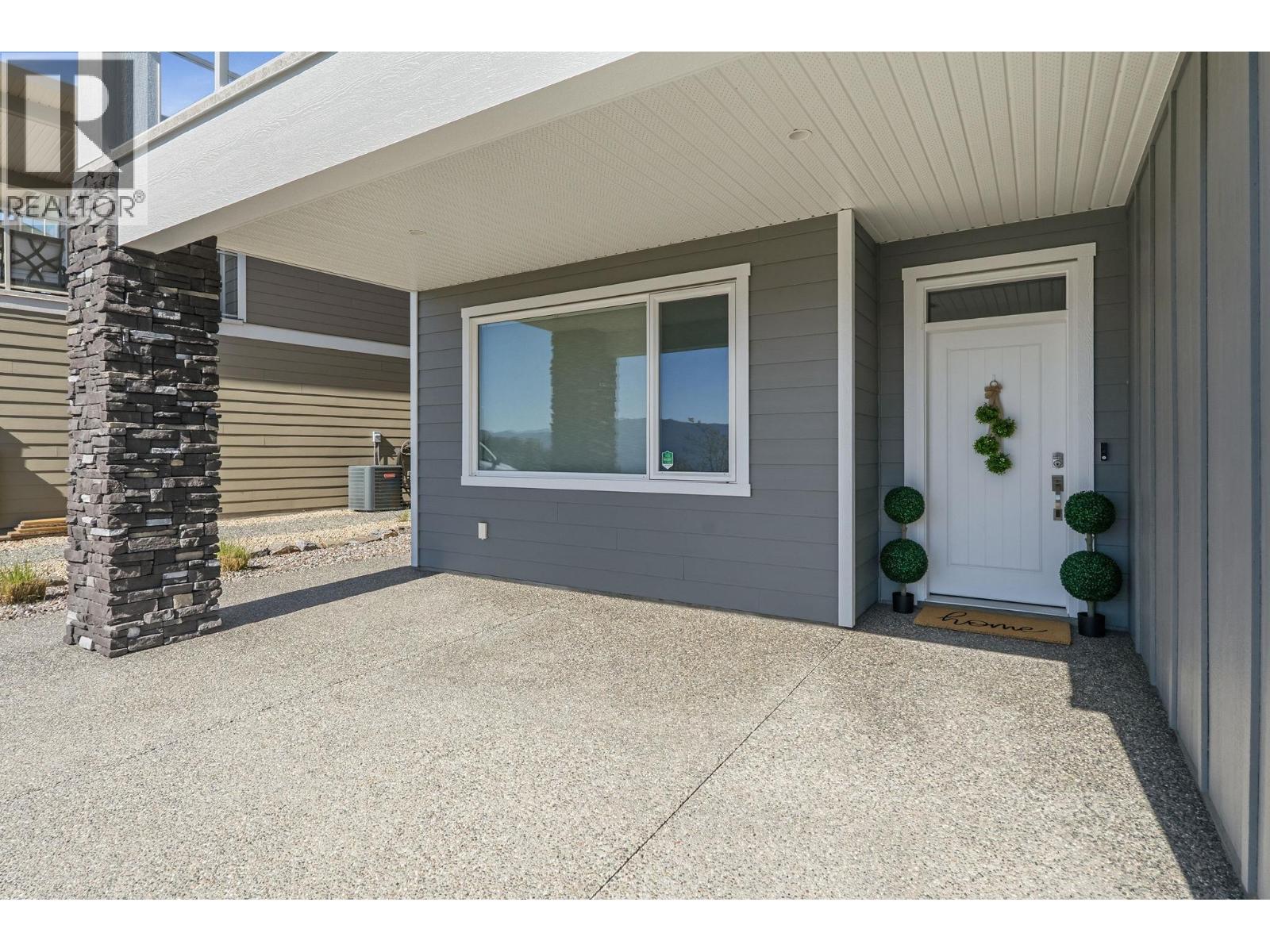  2612 Paramount Drive, West Kelowna