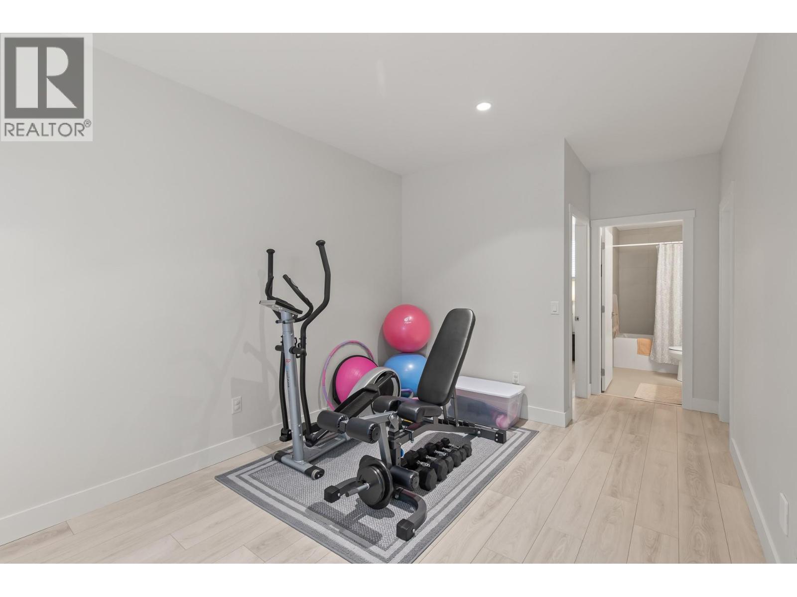  2612 Paramount Drive, West Kelowna