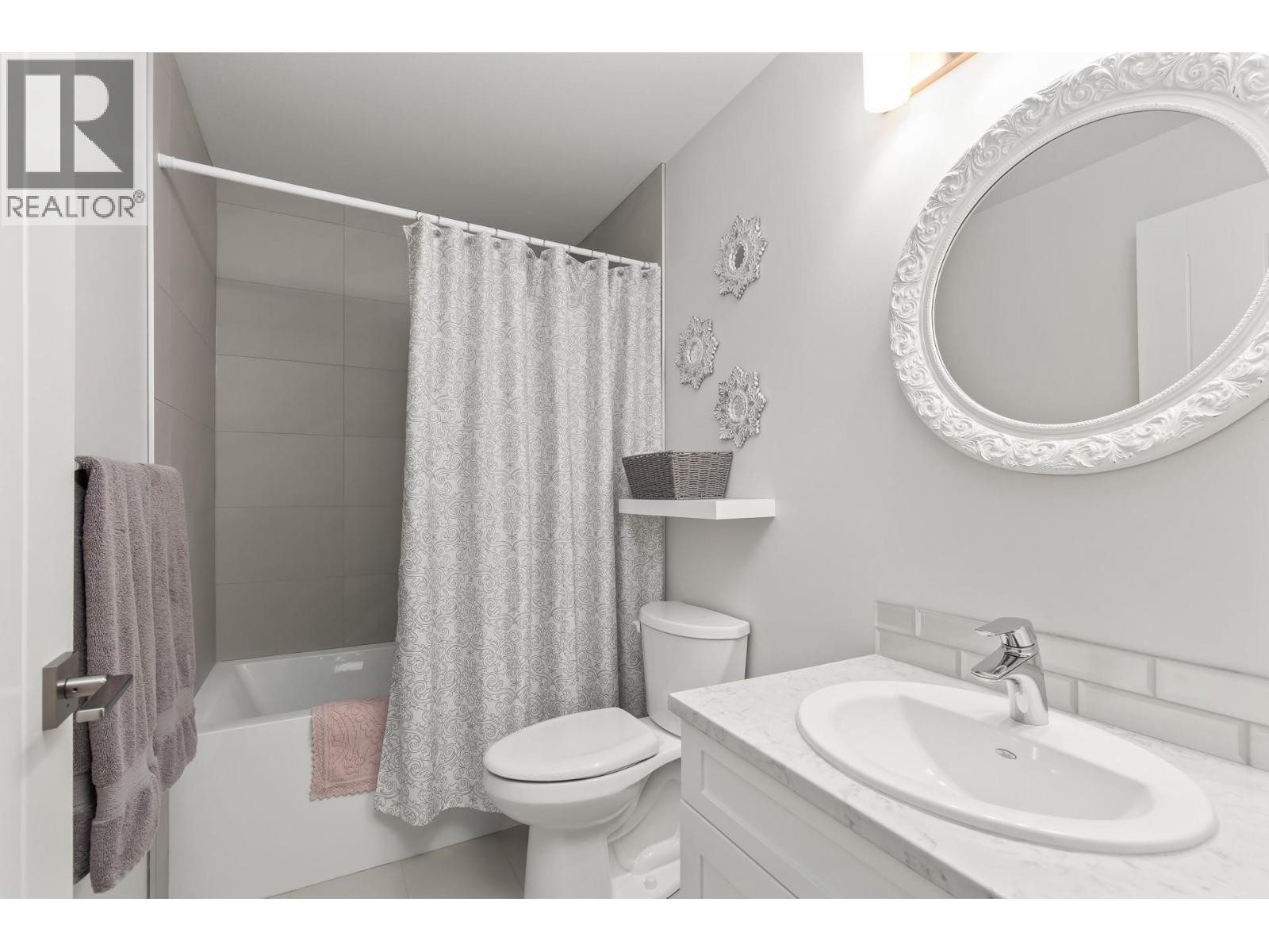  2612 Paramount Drive, West Kelowna