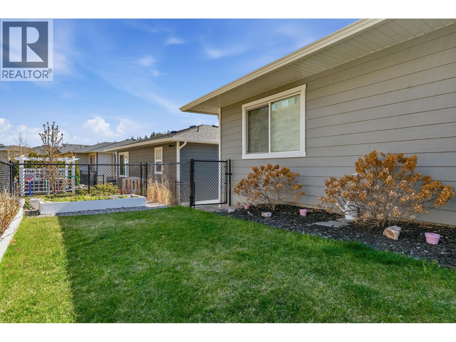  2612 Paramount Drive, West Kelowna