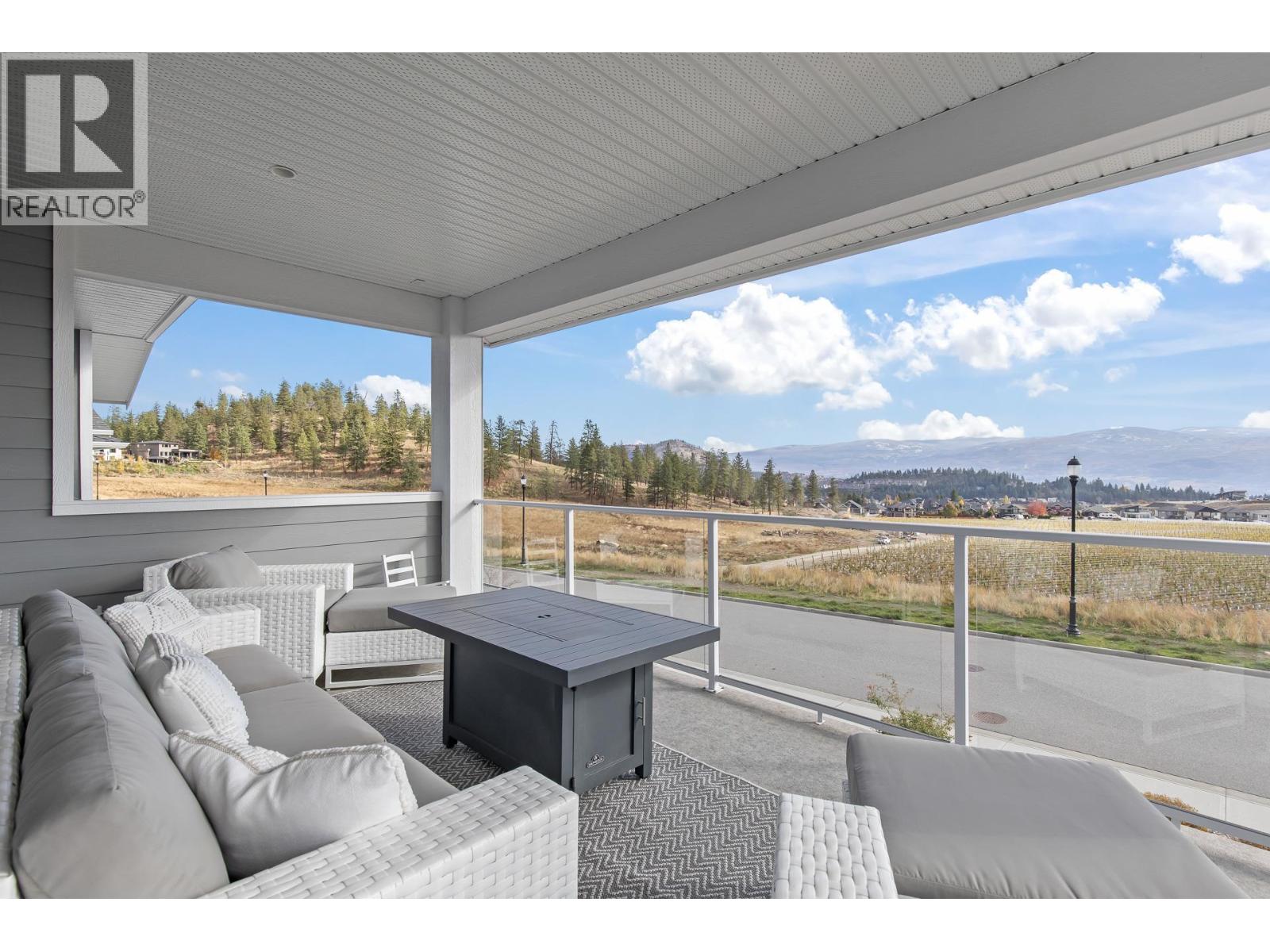  2612 Paramount Drive, West Kelowna