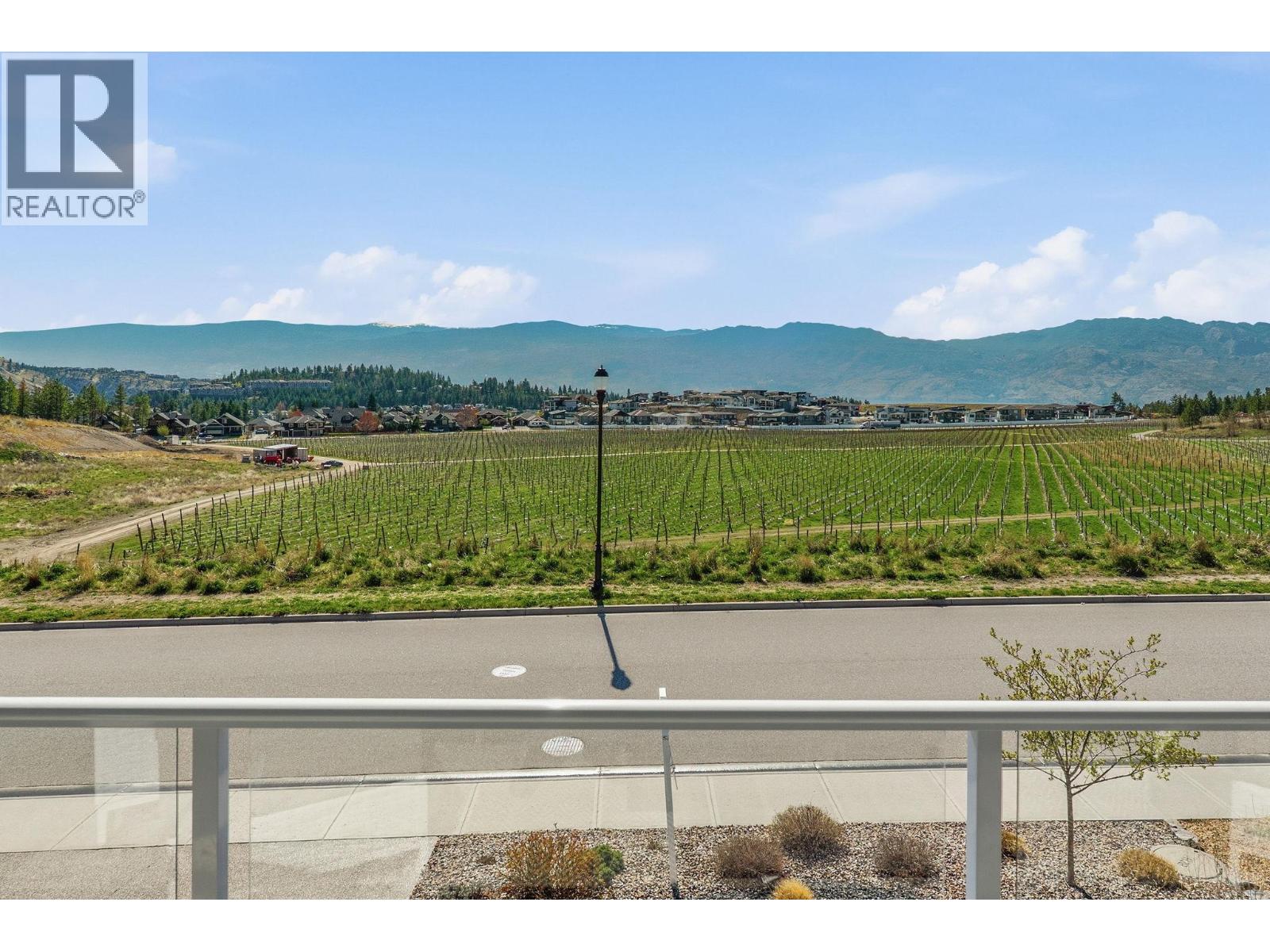  2612 Paramount Drive, West Kelowna
