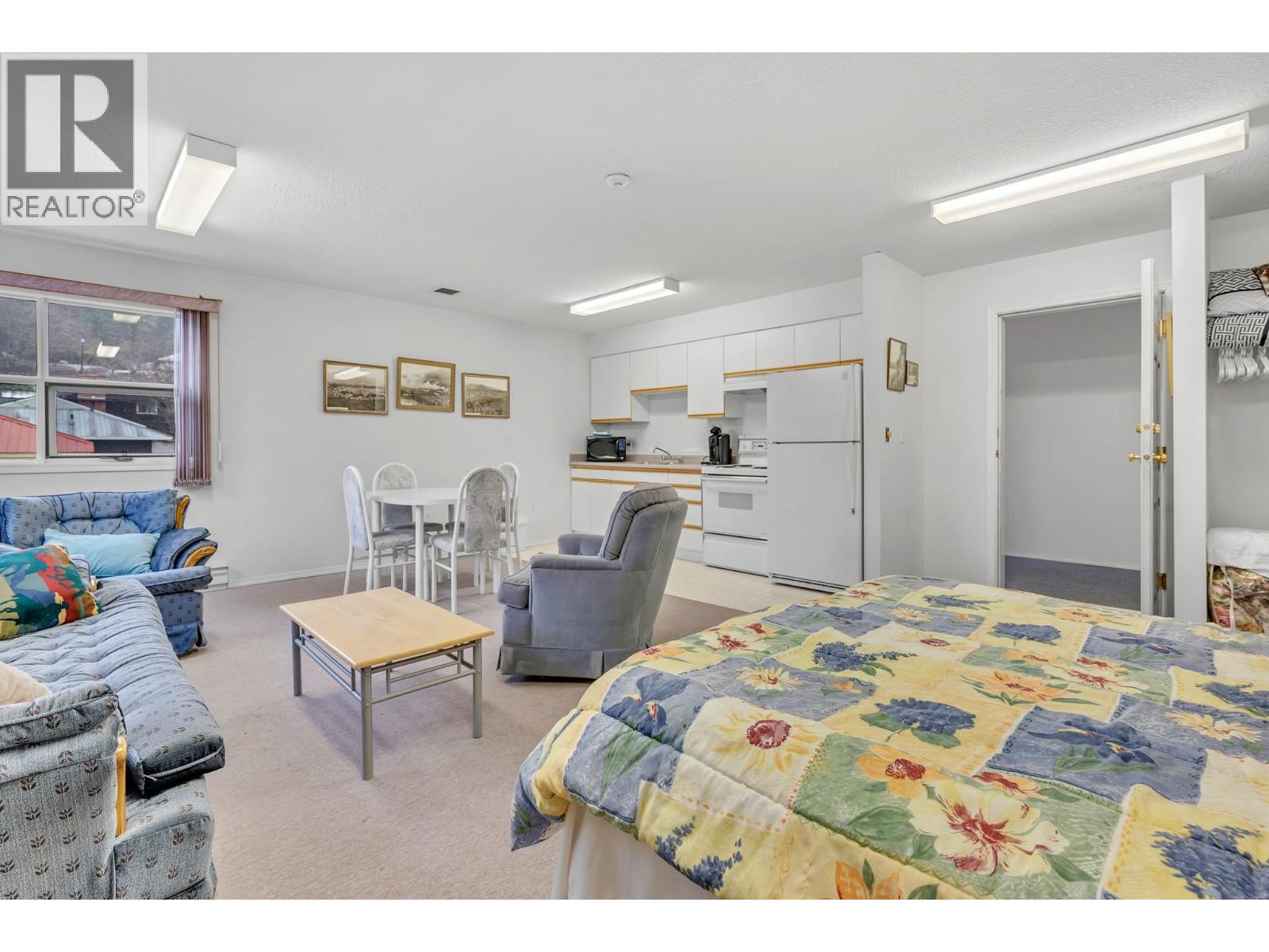 #104 703 GRANVILLE AVENUE - 21