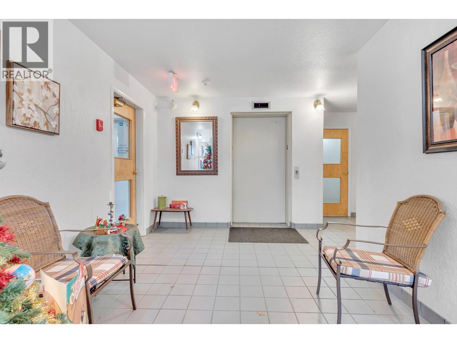 #104 703 GRANVILLE AVENUE - 5