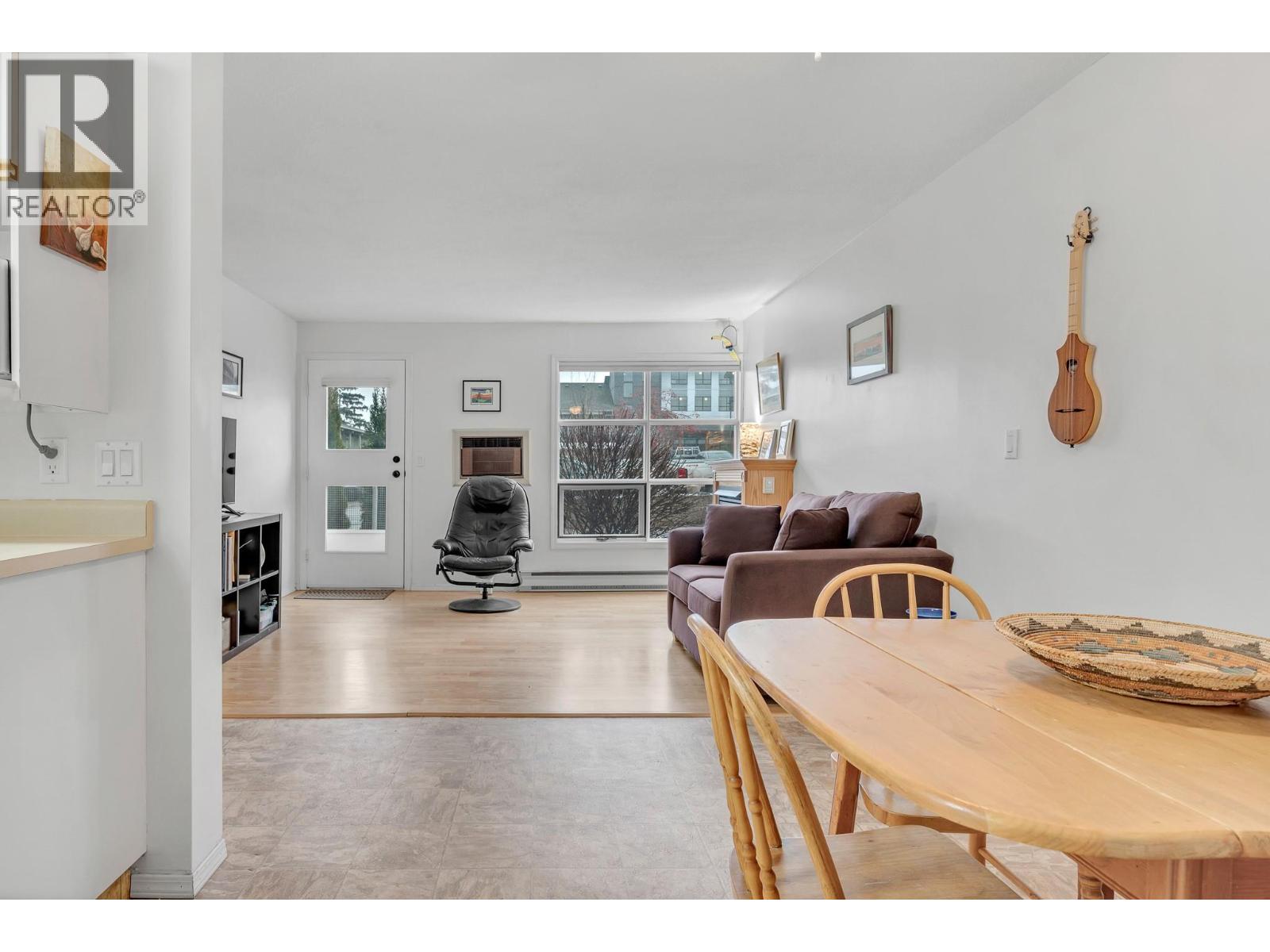 #104 703 GRANVILLE AVENUE - 8