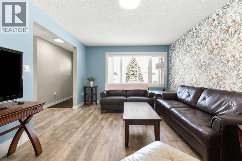 139 5 STREET SE - 9