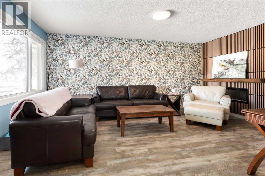 139 5 STREET SE - 5