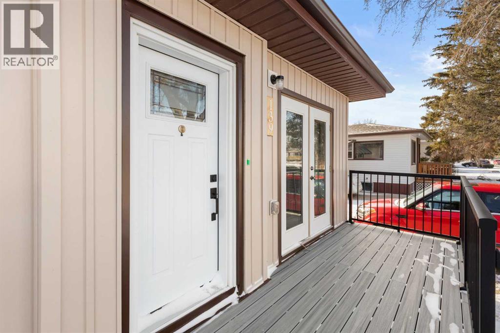 139 5 STREET SE - 3