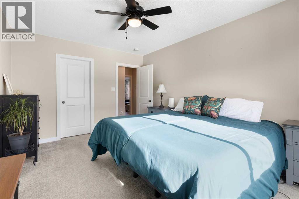 139 5 STREET SE - 20
