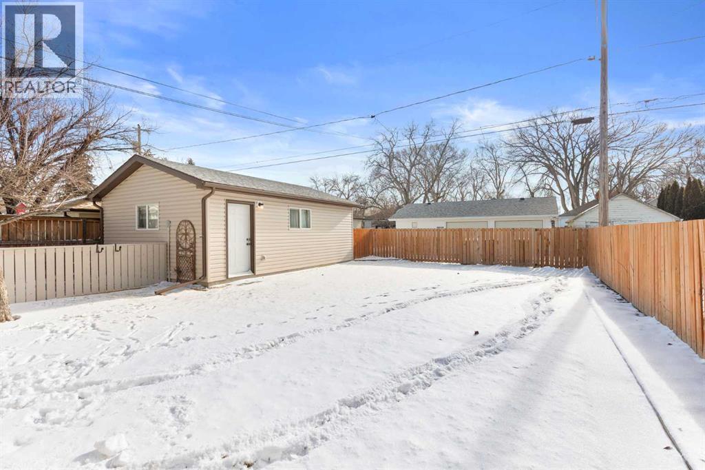 139 5 STREET SE - 32