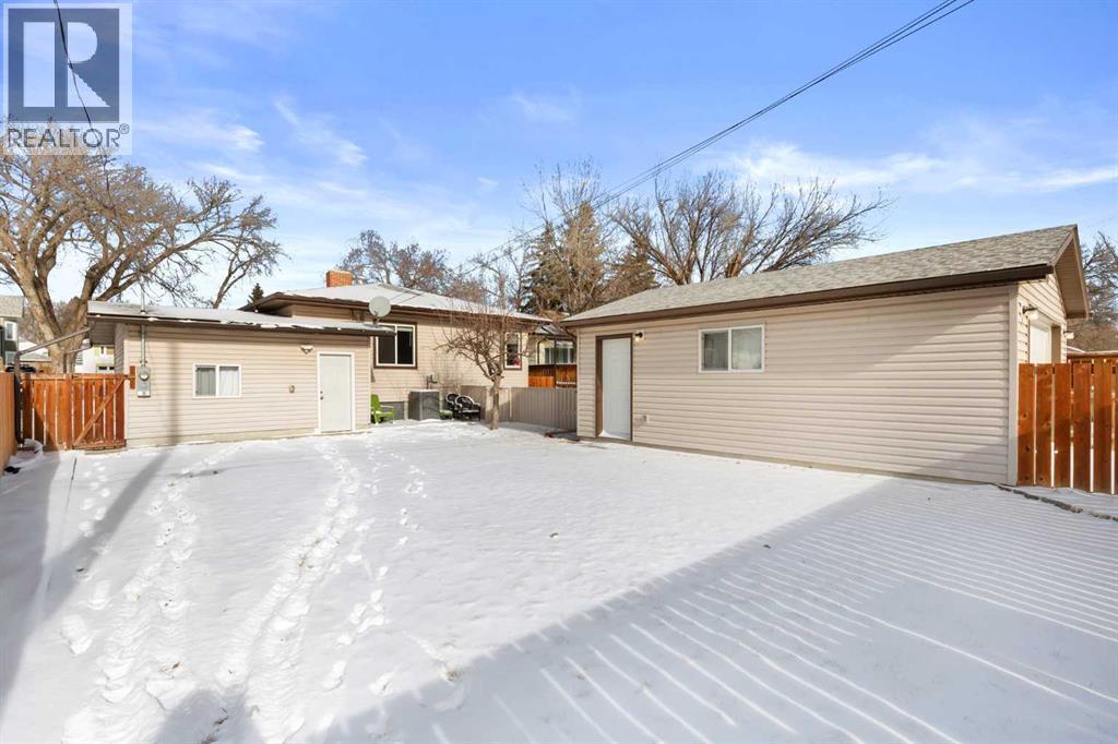 139 5 STREET SE - 33